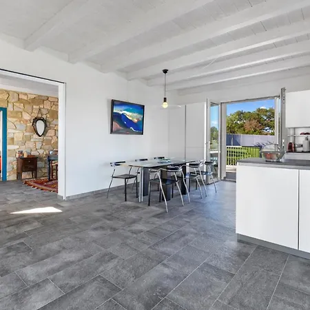 - Ambretta Villa Campagnatico