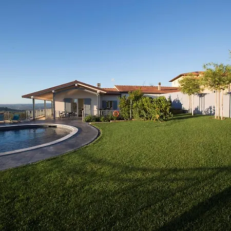 - Ambretta Villa Campagnatico